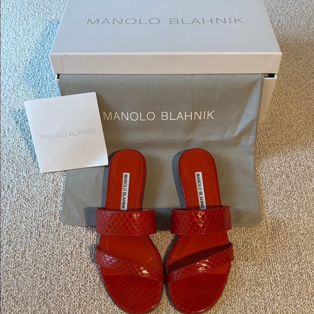 Manolo Blahnik Serrano Red/Orange Snake Print Sandals Strap Design